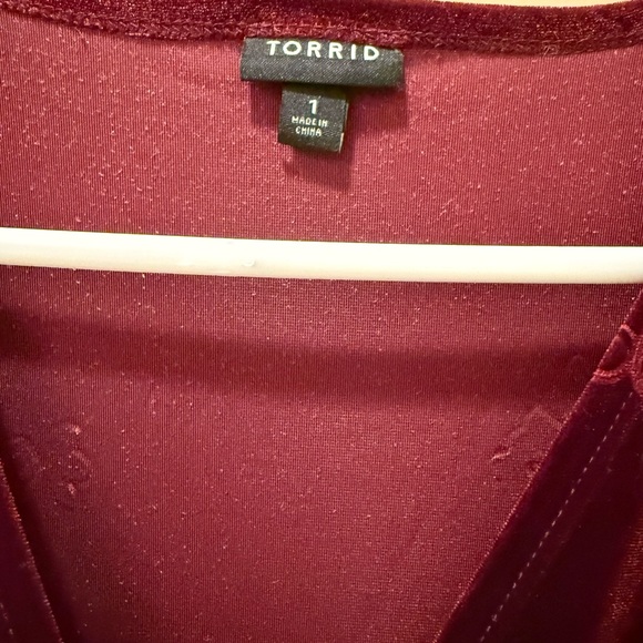EUC Torrid Velvet Burgundy Faux Wrap Dress 1X - Picture 2 of 4
